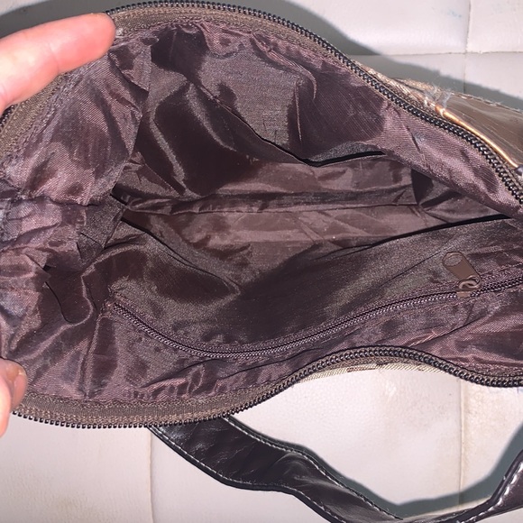 Guess shoulder patchwork purse - Picture 3 of 3